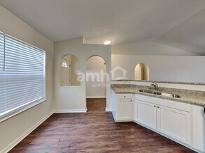 7037 Crescent Boat Ln in Canal Winchester, OH - Foto de edificio - Building Photo