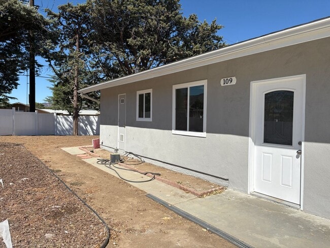 109 Walnut Dr in Tehachapi, CA - Building Photo - Building Photo
