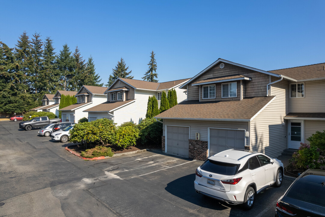 West Estates Condominiums in Everett, WA - Building Photo