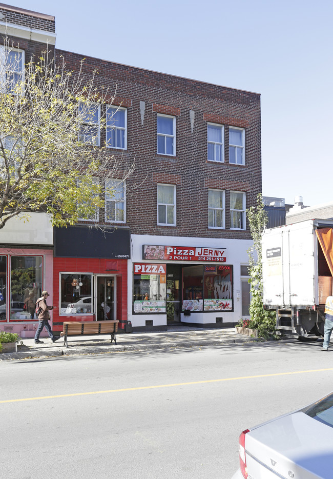 4307-4313 Sainte-Catherine Rue E in Montréal, QC - Building Photo - Building Photo