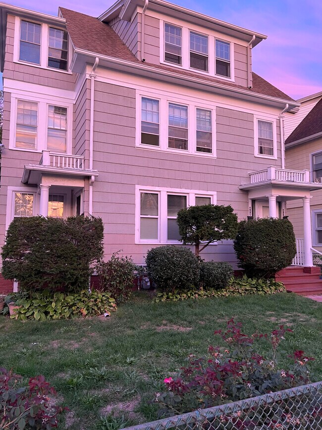 411 Washington Ave Apartments and Nearby West Haven Apartments For Rent