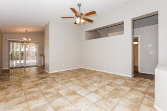 1682 W Prospector Way in Queen Creek, AZ - Building Photo - Building Photo