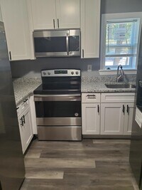 1607 Division St photo'