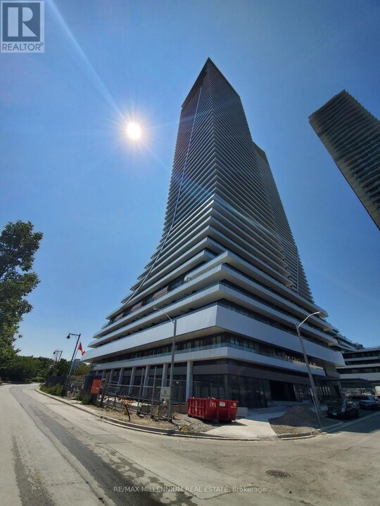 20-2120 Shore Breeze Dr in Toronto, ON - Building Photo