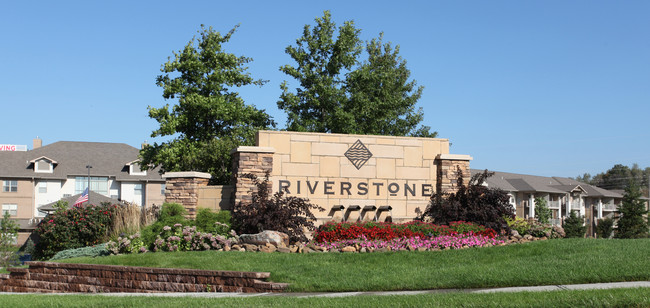 Riverstone in Kansas City, MO - Building Photo - Building Photo