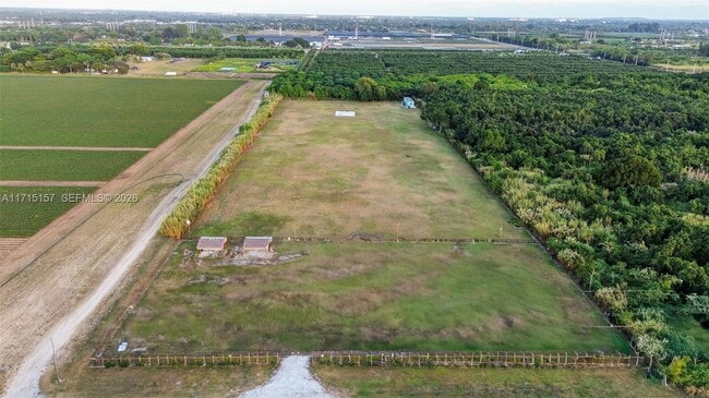 3640 SW 22nd St in Miami, FL - Building Photo - Building Photo