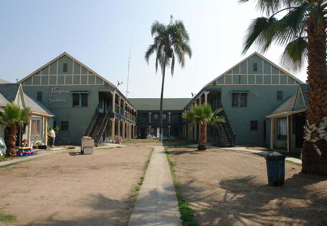 Mariposa Gardens in Los Angeles, CA - Building Photo