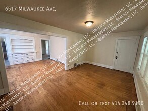 6517 Milwaukee Ave in Wauwatosa, WI - Building Photo - Building Photo