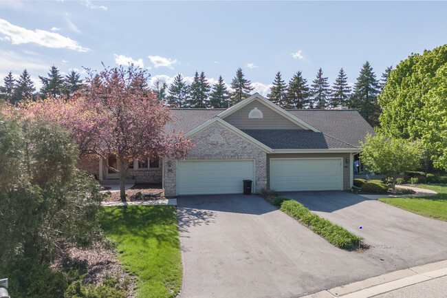 Heather Ridge in Brookfield, WI - Foto de edificio - Building Photo