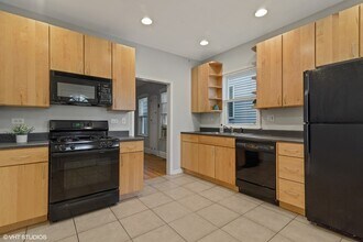 1652 W Nelson St in Chicago, IL - Building Photo - Building Photo