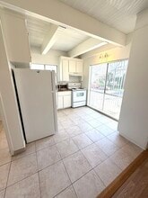 7201-7245 Bark Ln in San Jose, CA - Foto de edificio - Building Photo