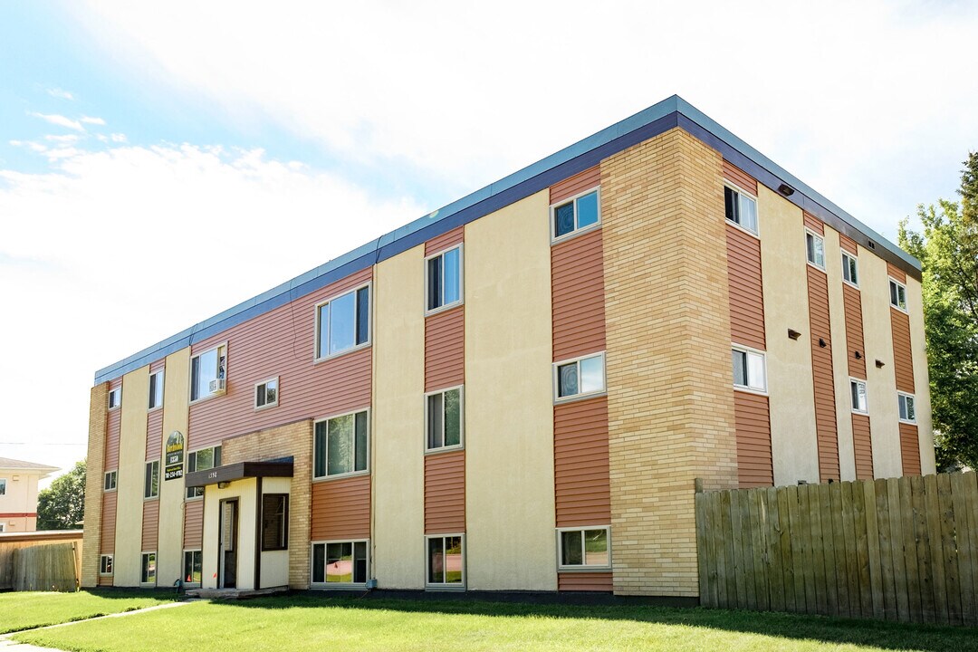 Birchwood 1 in Fargo, ND - Foto de edificio