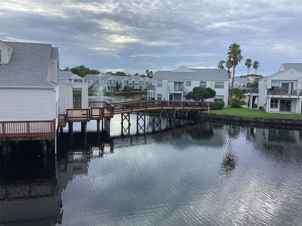 2500 Woodgate Blvd in Orlando, FL - Building Photo