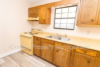 5102 Highway 58 in Chattanooga, TN - Foto de edificio - Building Photo