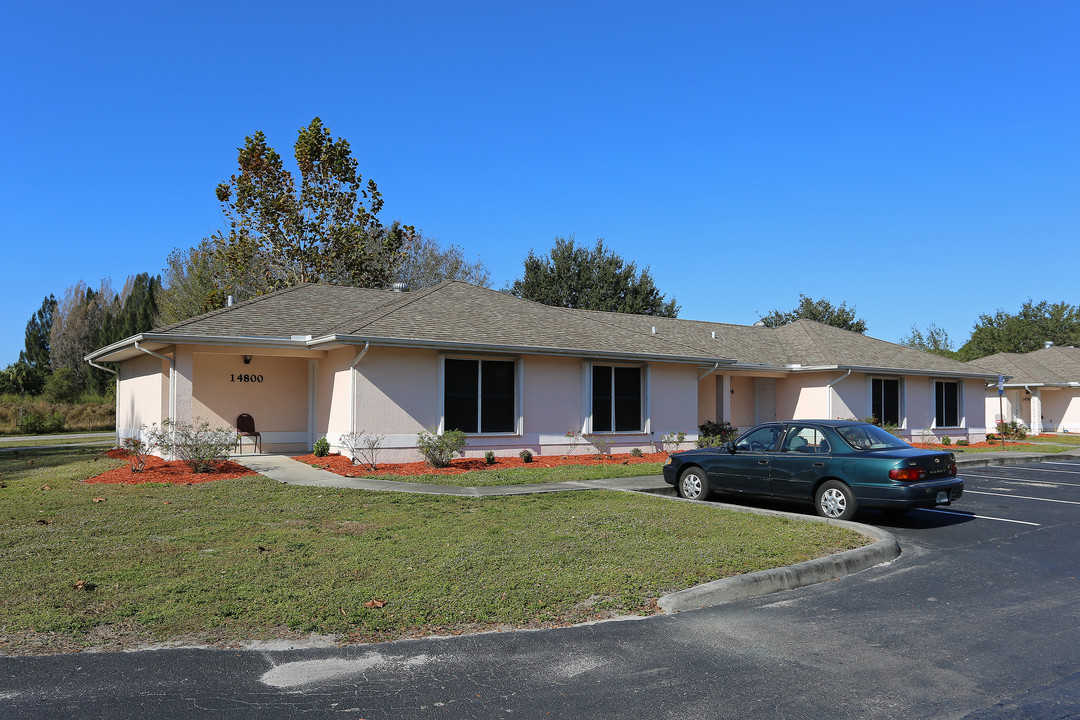 Joseph L. Lee Gardens Apartments in Indiantown, FL - Foto de edificio