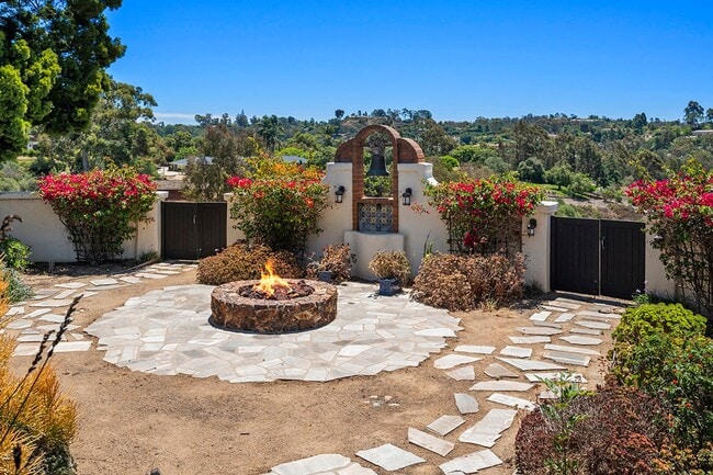 property at 4860 La Jacaranda