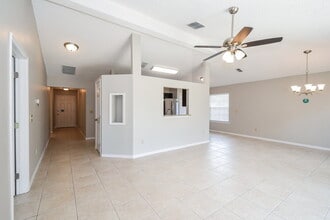 809 Long Lake Dr in Jacksonville, FL - Building Photo - Building Photo