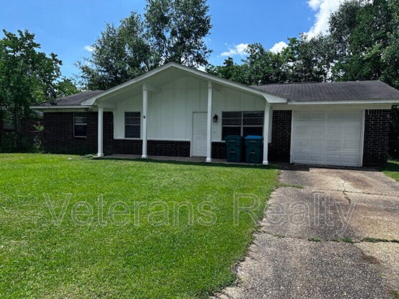 104 Michael Ct in Gulfport, MS - Building Photo