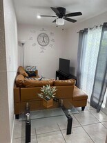 824 SW 12th Ct in Fort Lauderdale, FL - Building Photo