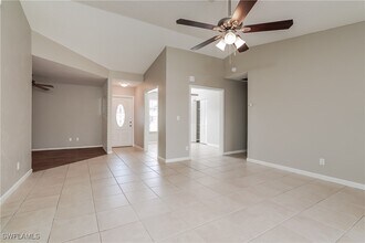 15802 Key Grass Ln in Tice, FL - Building Photo - Building Photo