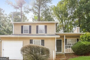 2089 Glenwood Downs Dr in Decatur, GA - Building Photo