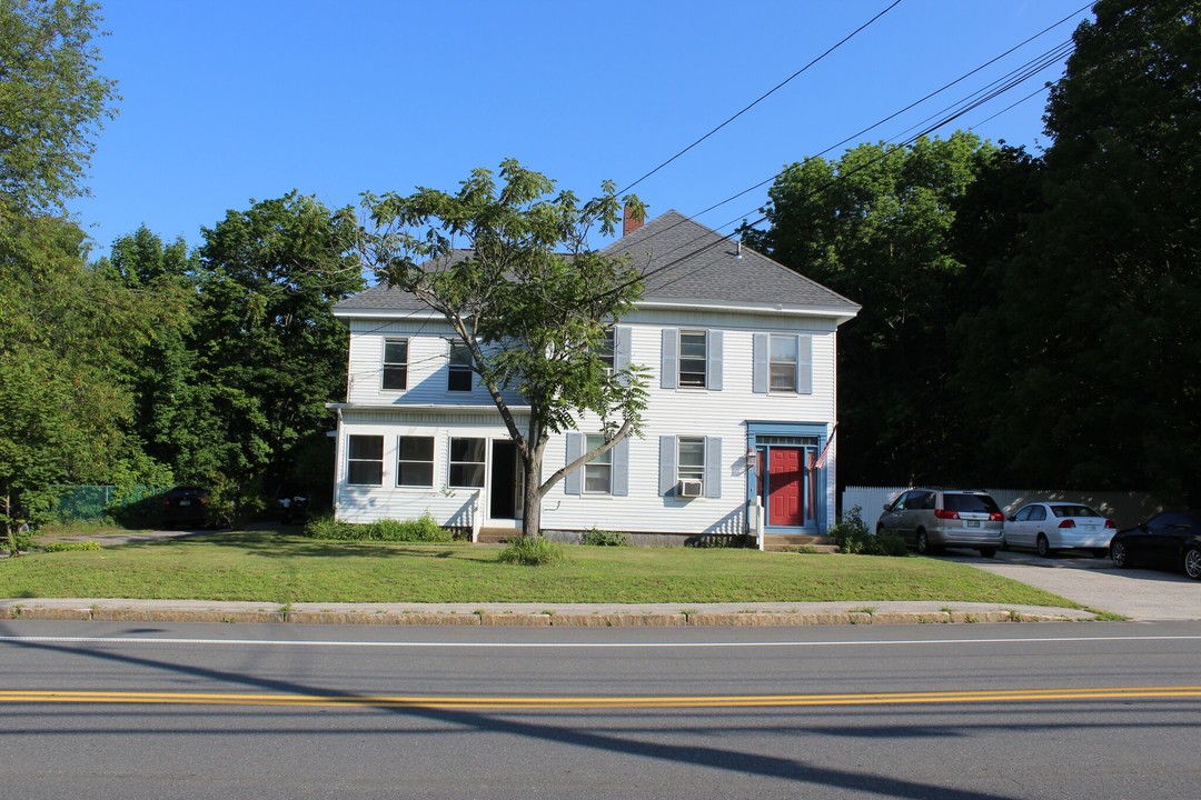 90 Central St in Hudson, NH - Building Photo