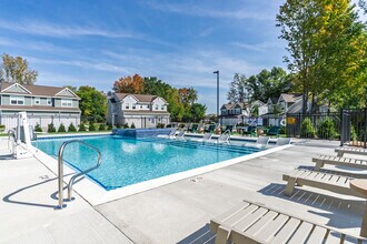 Okemos Grand Reserve in Okemos, MI - Foto de edificio - Building Photo