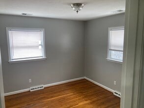 2039 Nashville Ct, Unit Side in Lexington, KY - Building Photo - Building Photo