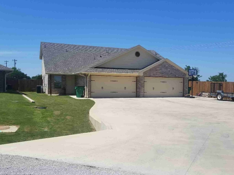 3128 Weave Ct in Granbury, TX - Building Photo