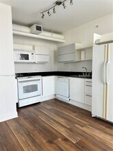 690 SW 1st Ct, Unit 605 in Miami, FL - Building Photo - Building Photo