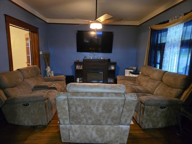 property at 214 6th St