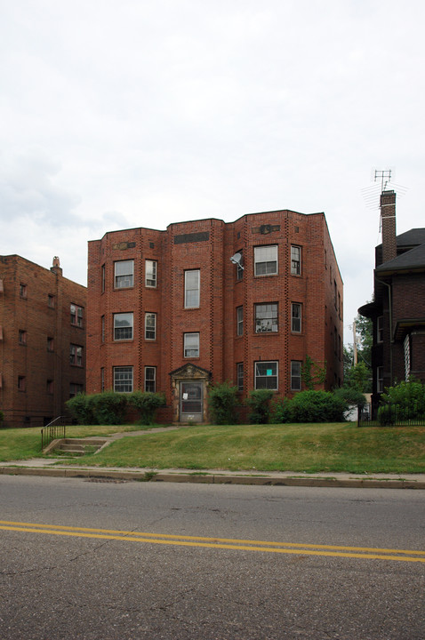 1313 12th St NW in Canton, OH - Building Photo