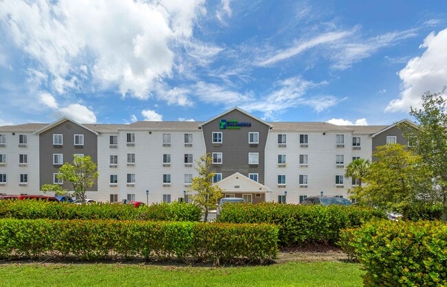 Furnished Studio-Fort Myers