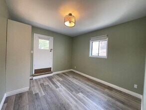 822 Dundas St W in Toronto, ON - Building Photo - Building Photo