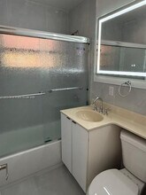 27 NW 48th Pl in Miami, FL - Building Photo - Building Photo