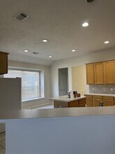 19130 Piney Way Dr in Tomball, TX - Foto de edificio - Building Photo