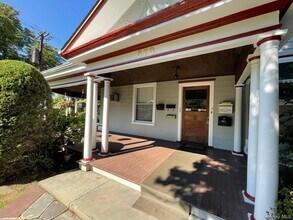 579 Broadway in Hastings On Hudson, NY - Foto de edificio - Building Photo