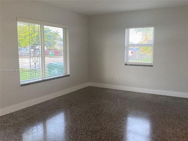 9435 SW 39th St in Miami, FL - Building Photo - Building Photo