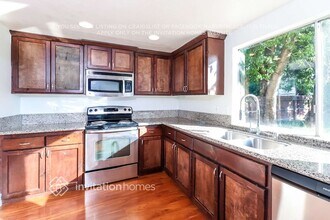 1295 Trail End Way in Sacramento, CA - Building Photo - Building Photo