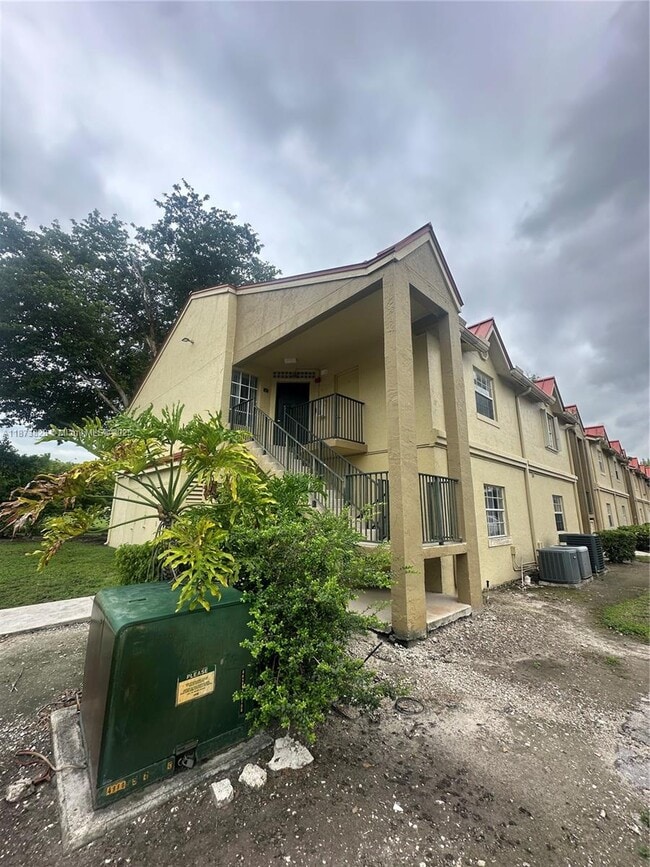 18318 NW 68th Ave