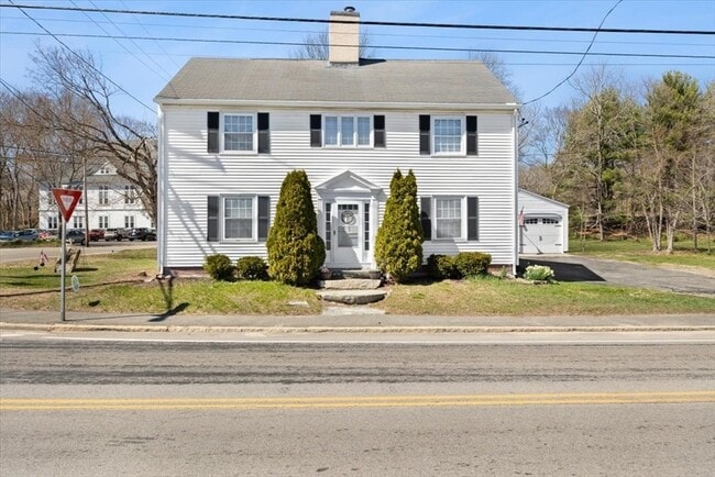 1 Elm St in Freetown, MA - Building Photo - Building Photo