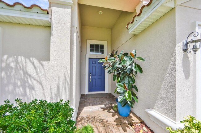 12007 Cardinal Flower Dr in Riverview, FL - Building Photo - Building Photo