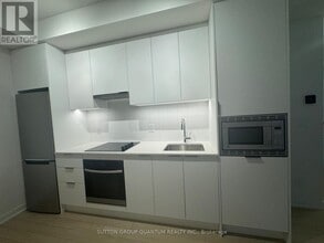 3071 Trafalgar Rd in Oakville, ON - Building Photo - Building Photo