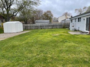 12486 N York Dr in Sterling Heights, MI - Building Photo - Building Photo