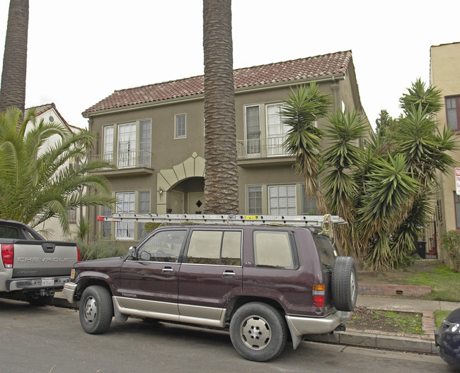 410 N Orange Grove Ave in Los Angeles, CA - Building Photo - Building Photo