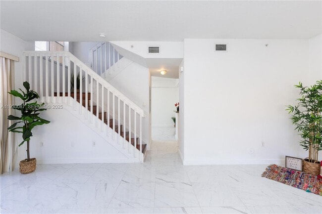 1009 SW 144th Ave in Pembroke Pines, FL - Building Photo - Building Photo