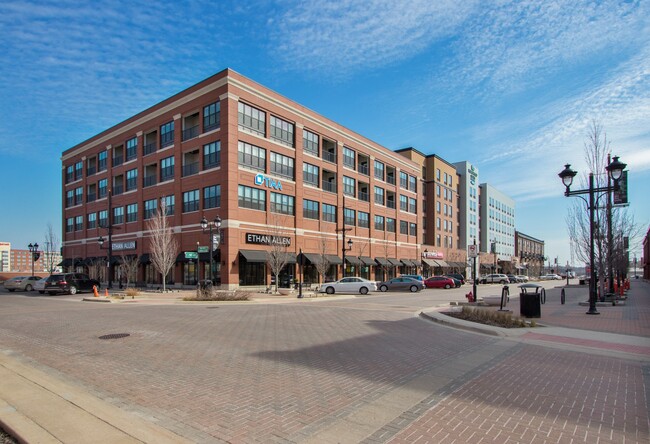 941 E 2nd Ave in Iowa City, IA - Foto de edificio - Building Photo