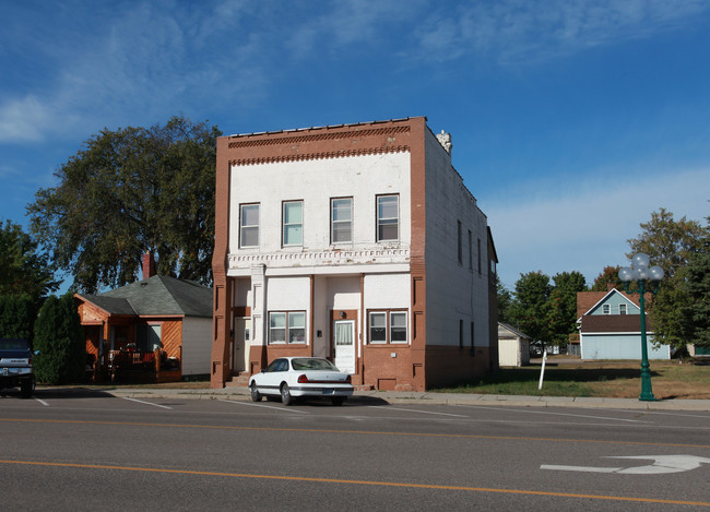 210 Lindbergh Ave in Little Falls, MN - Building Photo - Building Photo