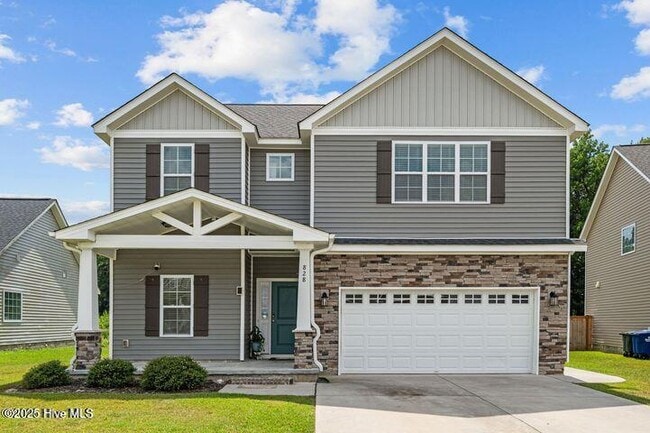 property at 828 Knoll Cir