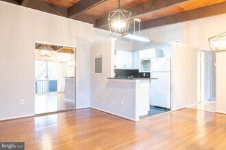 7857 Enola St, Unit 208 in McLean, VA - Building Photo - Building Photo